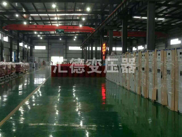 那曲变压器车间一角